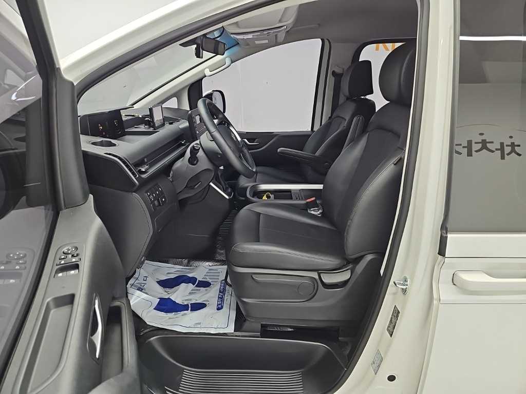 Hyundai Staria — photo 11