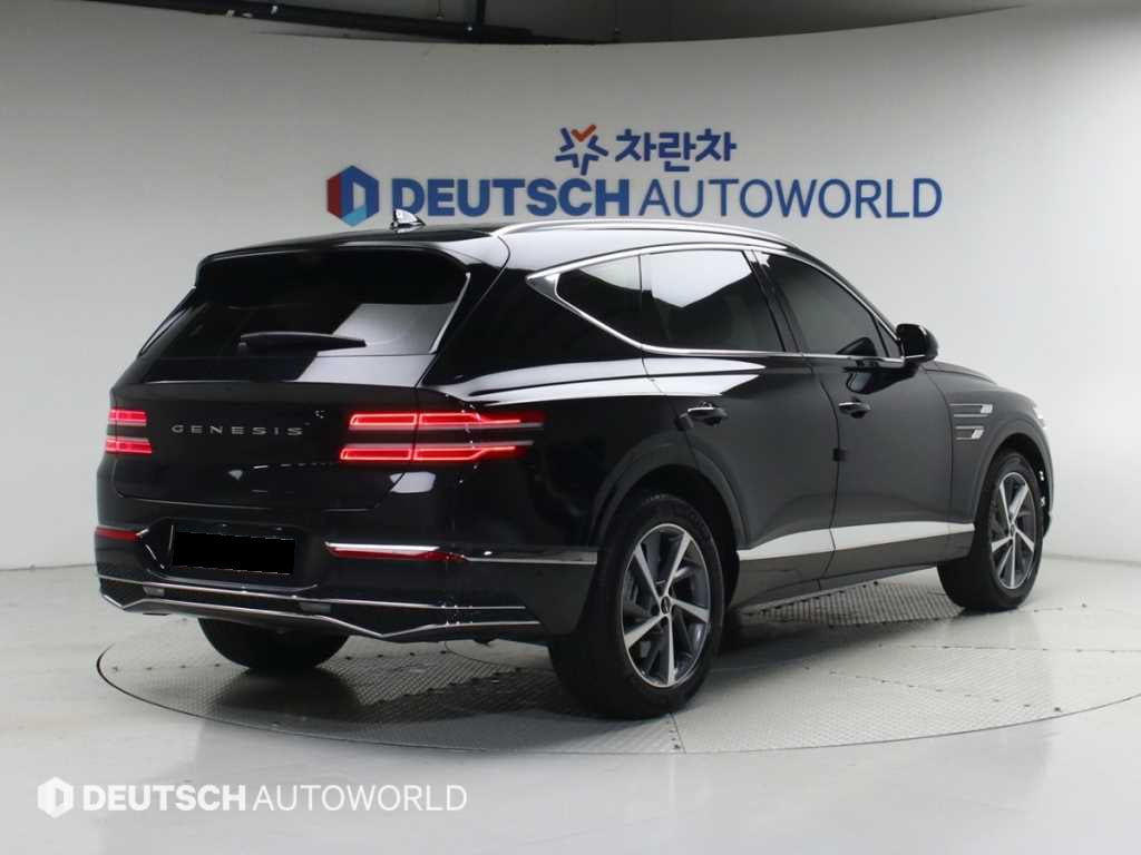 Genesis GV80 — photo 02