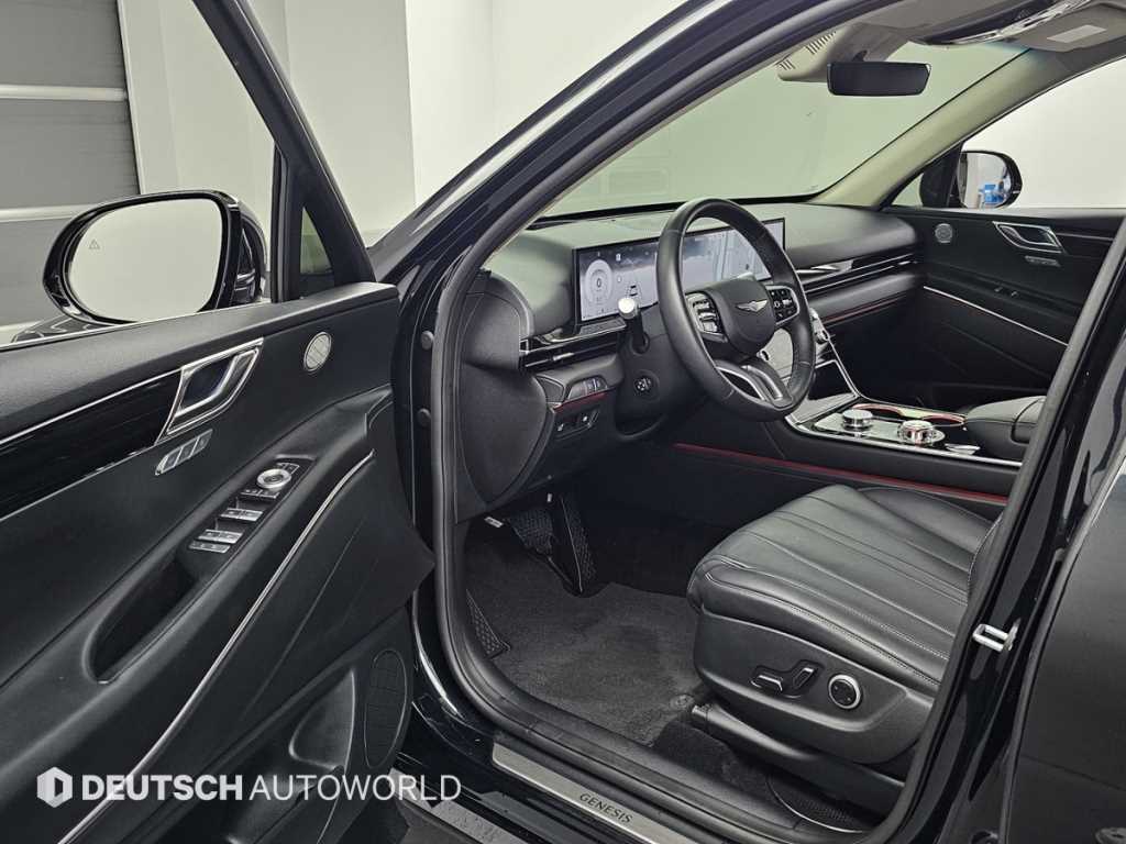 Genesis GV80 — photo 11
