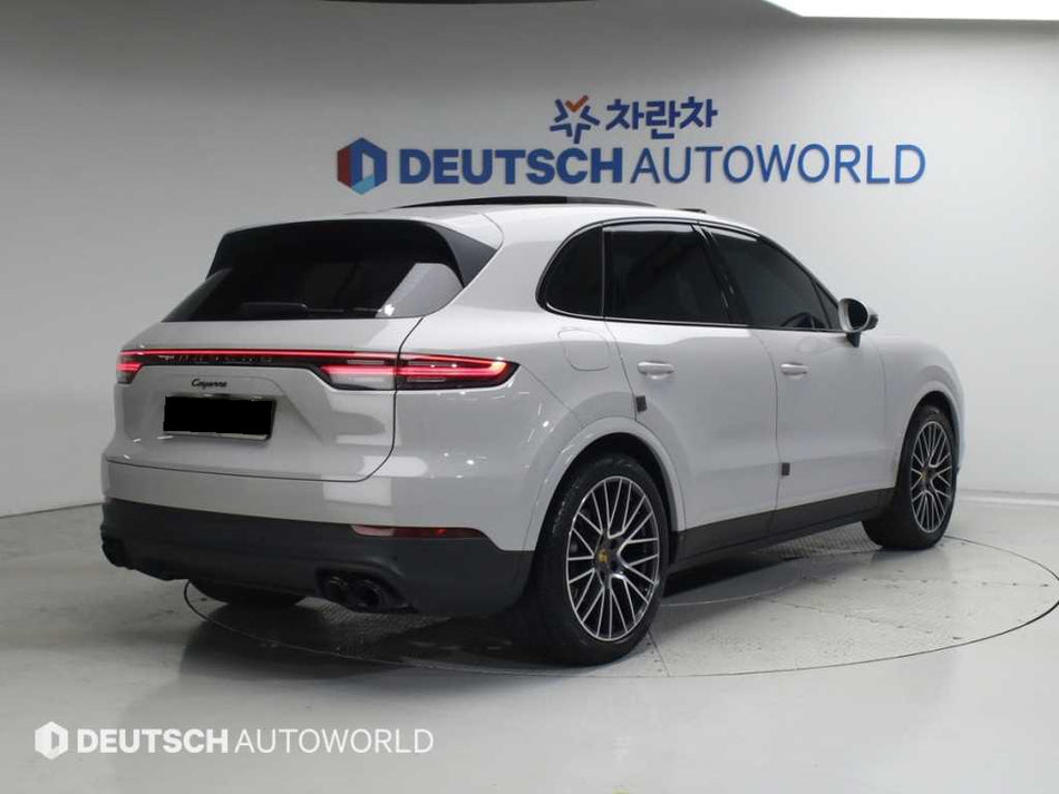 Porsche Cayenne — photo 02