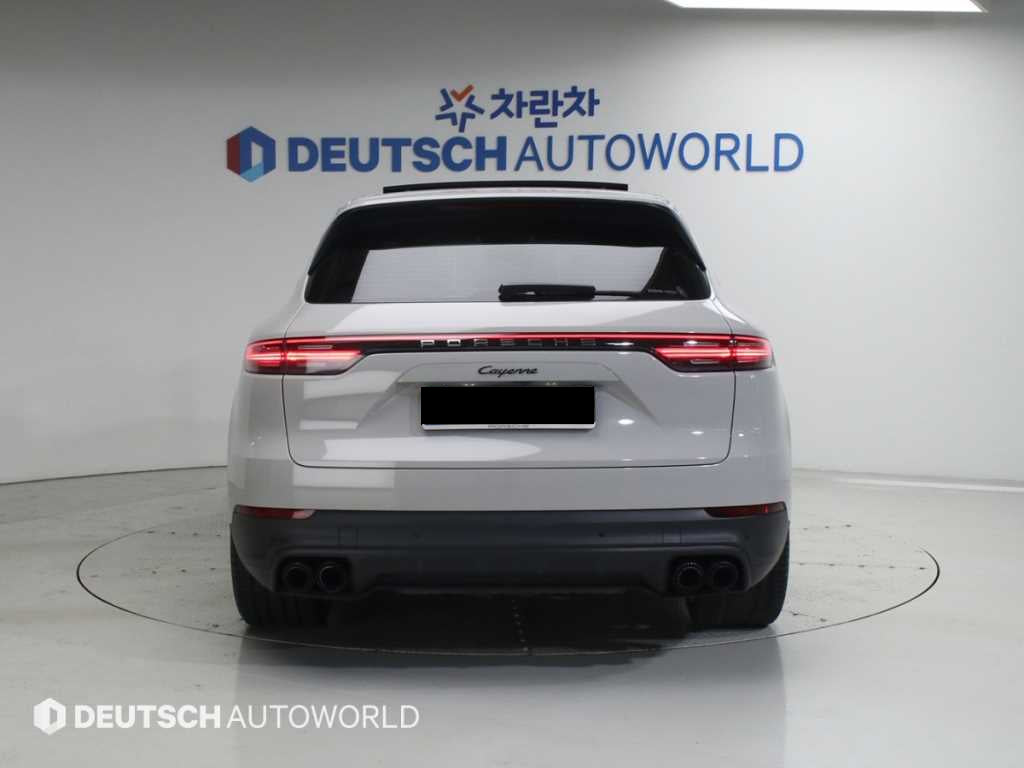 Porsche Cayenne — photo 04