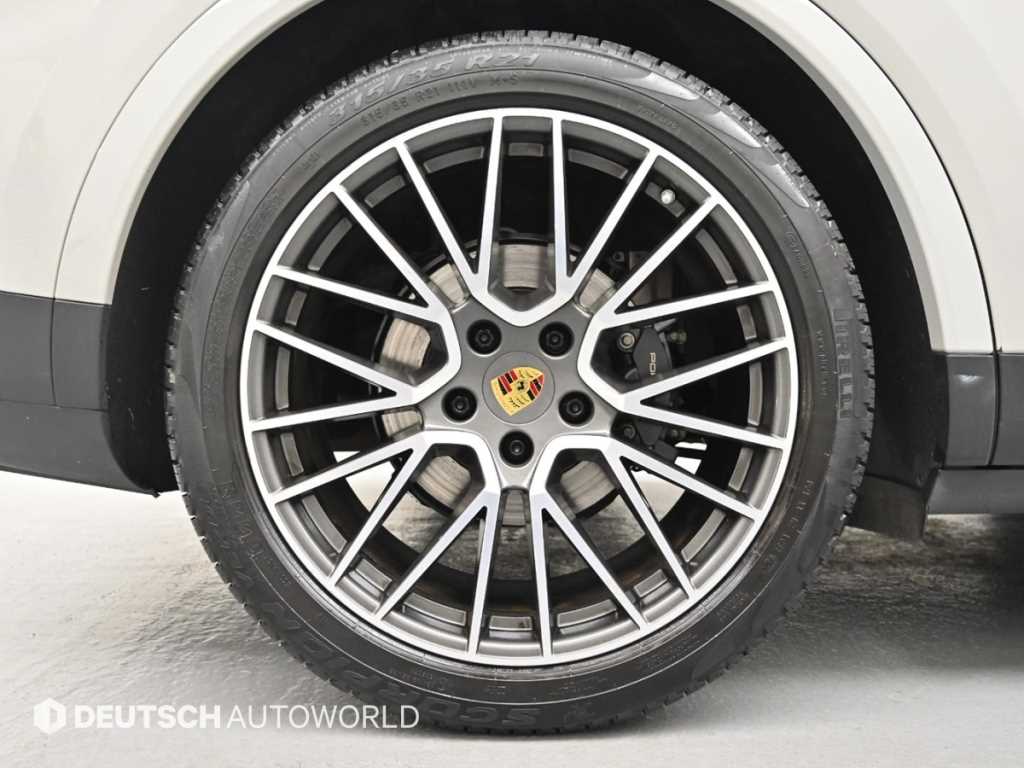 Porsche Cayenne — photo 06