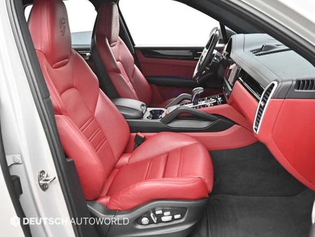 Porsche Cayenne — photo 12