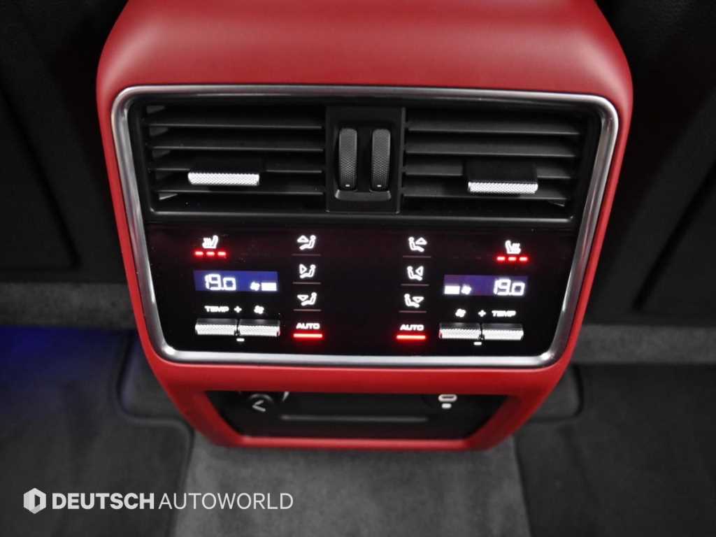 Porsche Cayenne — photo 19