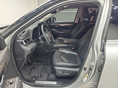 Toyota Highlander — photo 11