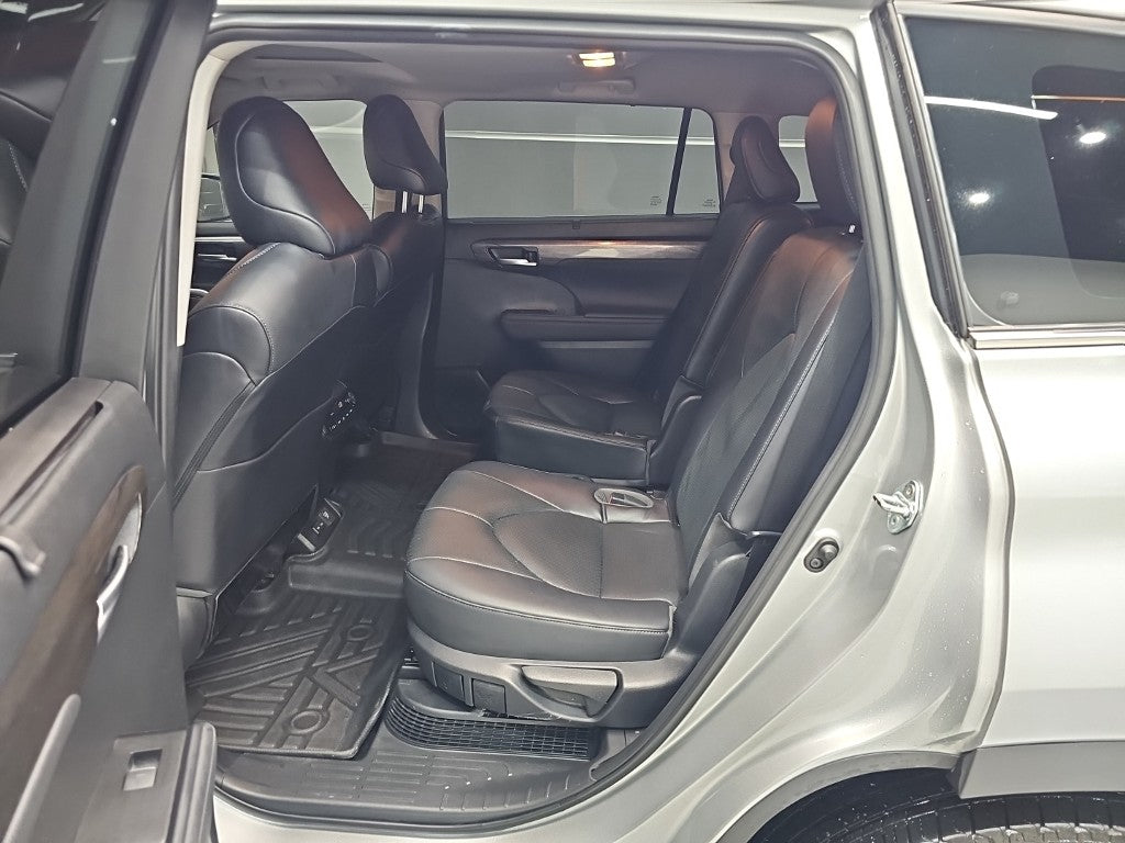 Toyota Highlander — photo 12