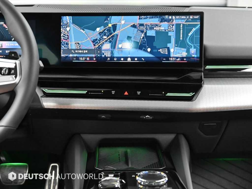 BMW 5-Series — photo 14