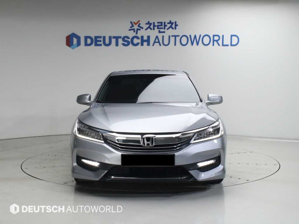 Honda Accord — photo 03