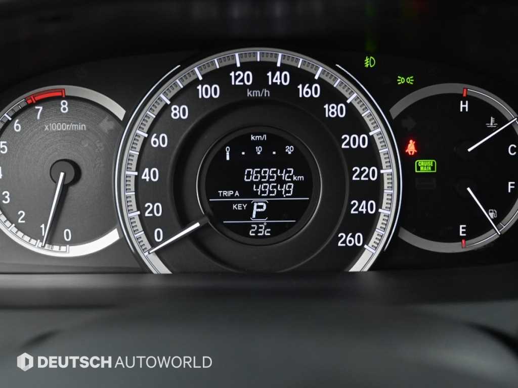Honda Accord — photo 08
