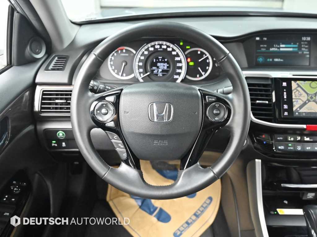 Honda Accord — photo 13