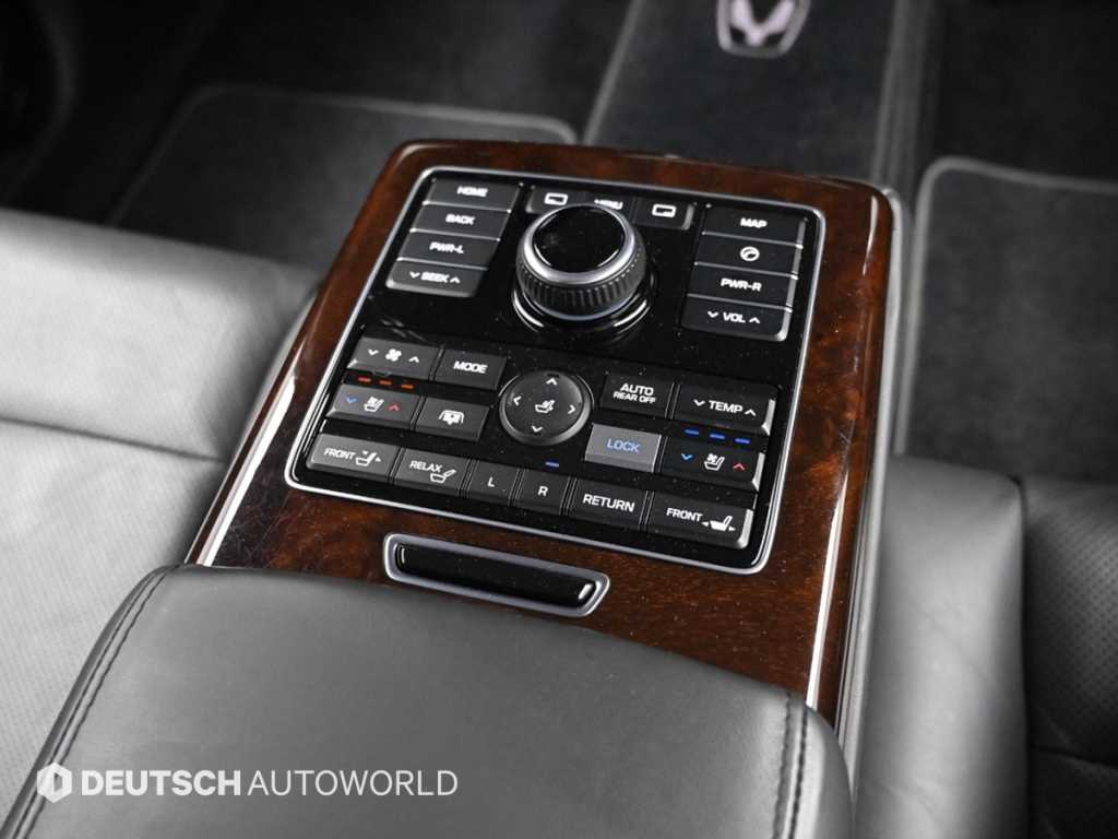Hyundai Equus — photo 16