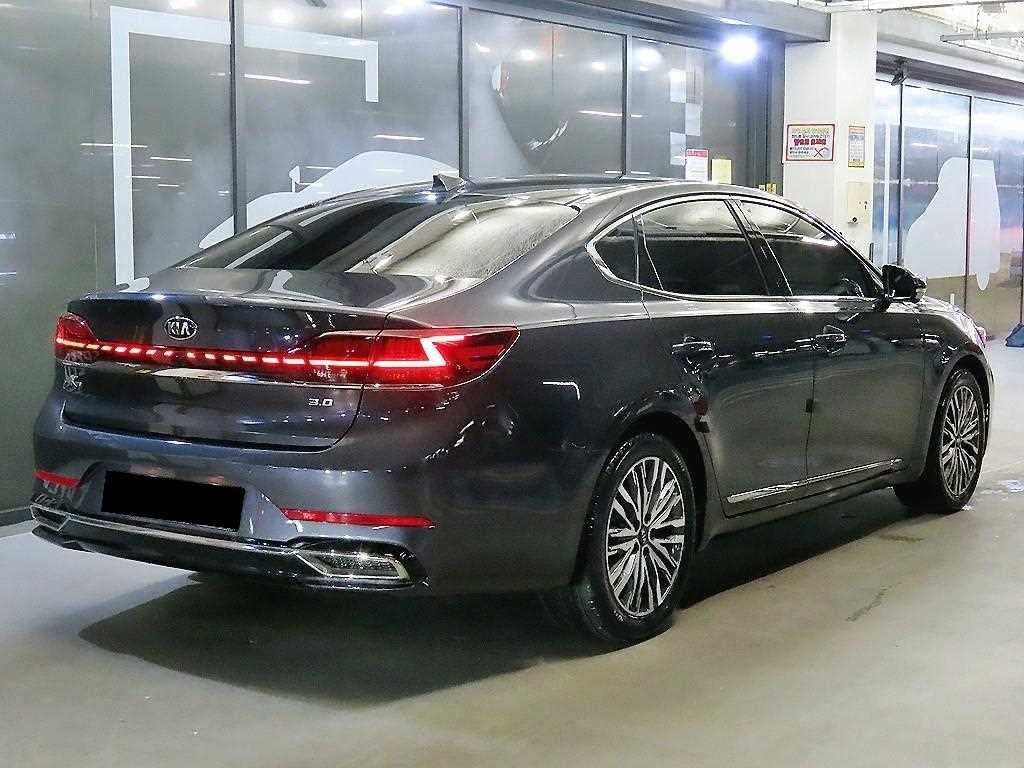 Kia K7 — photo 04