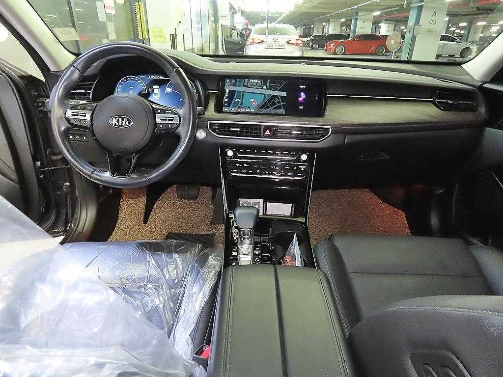 Kia K7 — photo 10