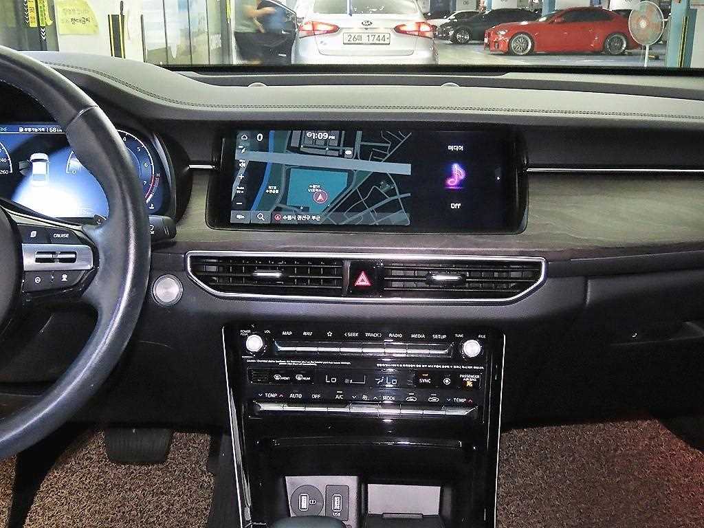Kia K7 — photo 11