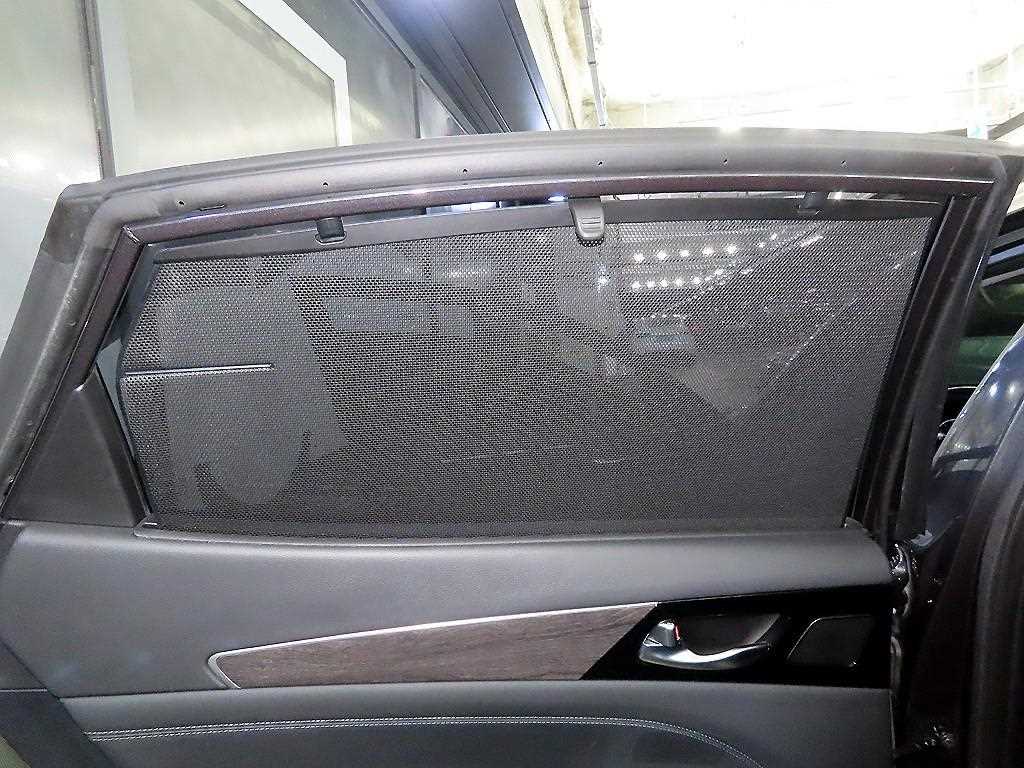Kia K7 — photo 13