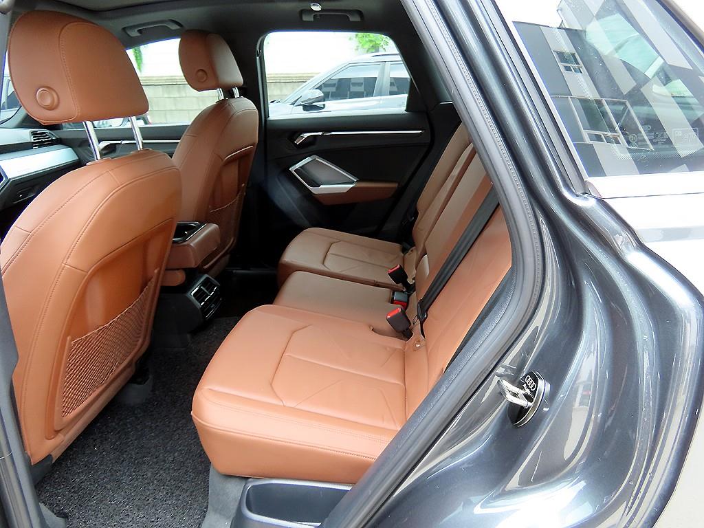 Audi Q3 — photo 06