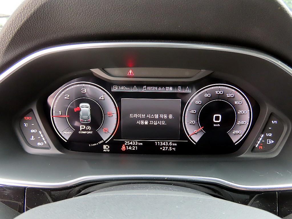 Audi Q3 — photo 09