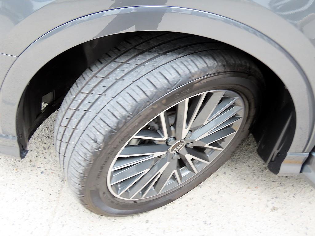Audi Q3 — photo 20