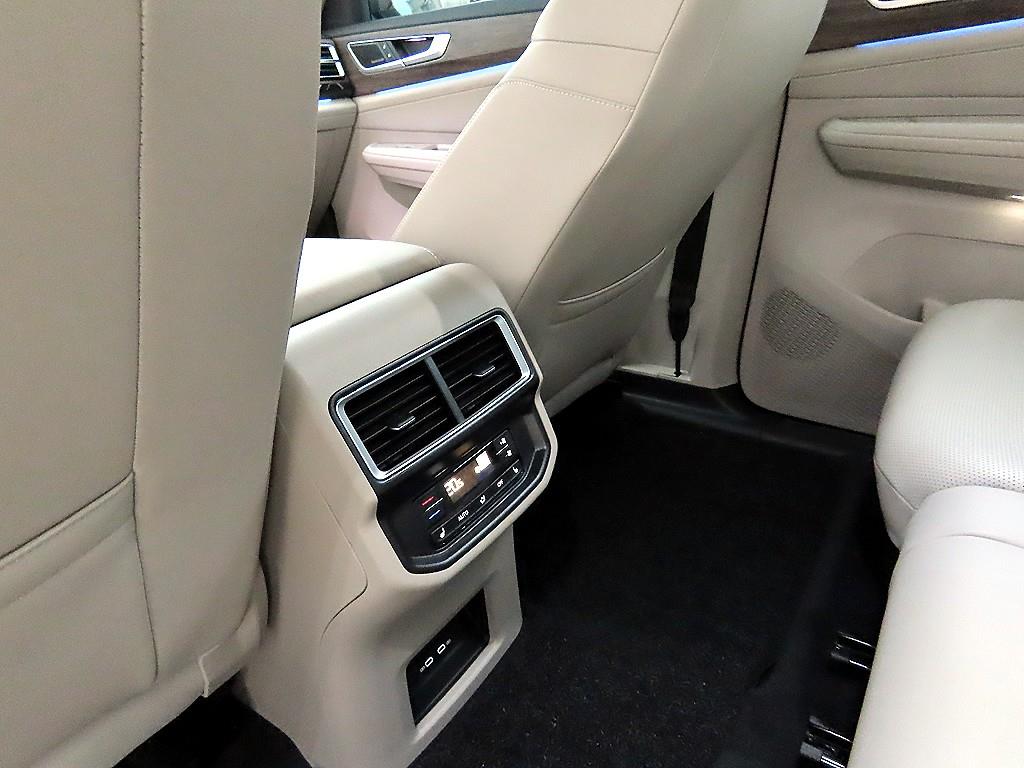 Volkswagen Atlas — photo 15