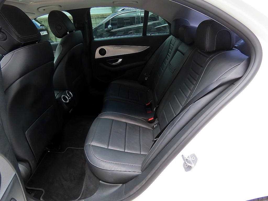 Mercedes-Benz E-Class — photo 06