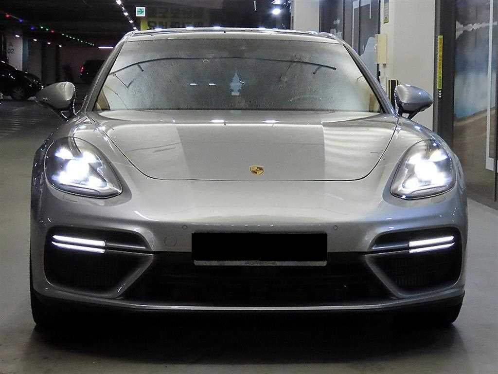 Porsche Panamera — photo 02