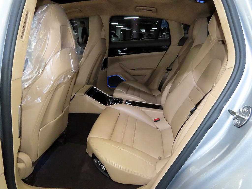 Porsche Panamera — photo 07