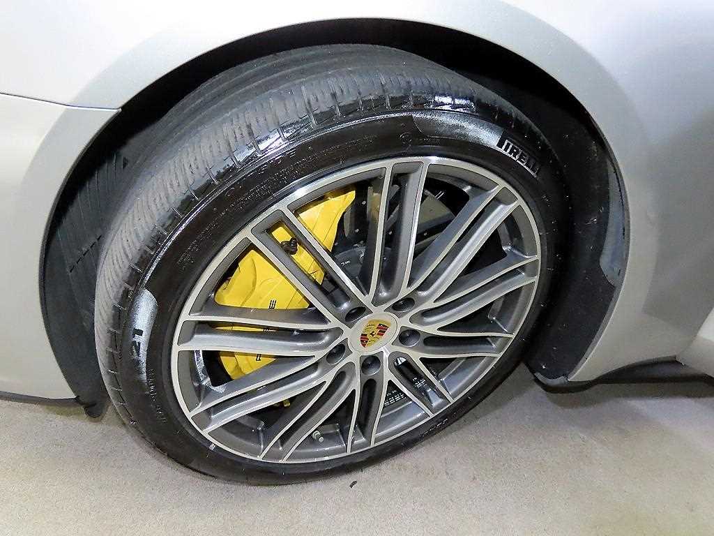 Porsche Panamera — photo 19