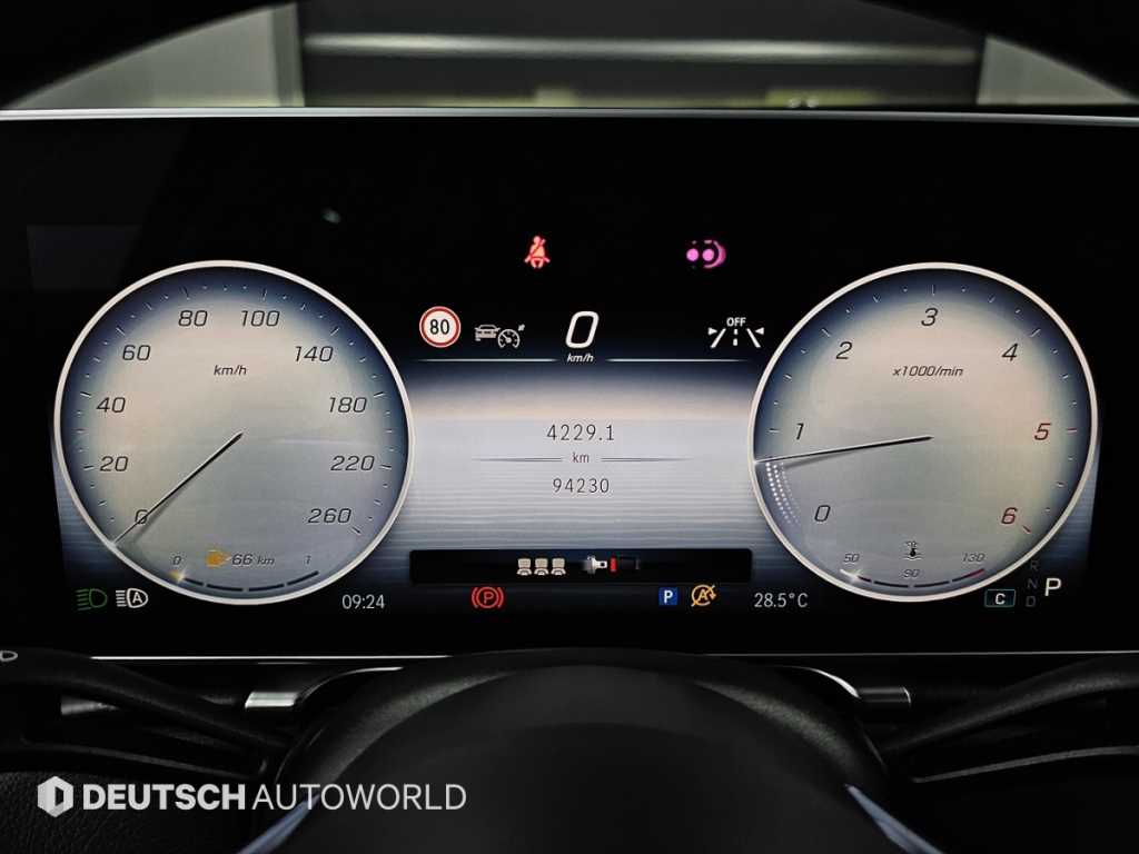 Mercedes-Benz S-Class — photo 08