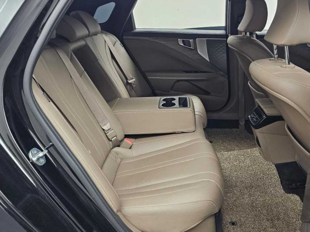 Kia K8 — photo 12