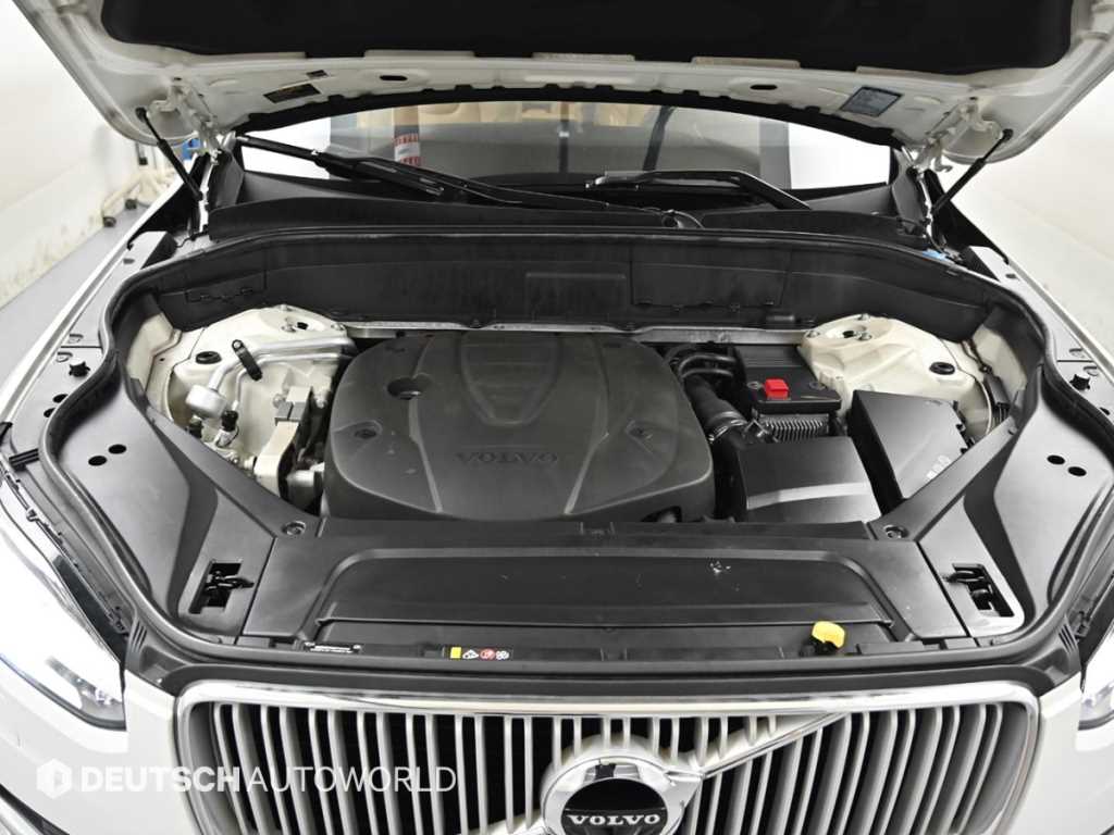 Volvo XC90 — photo 07