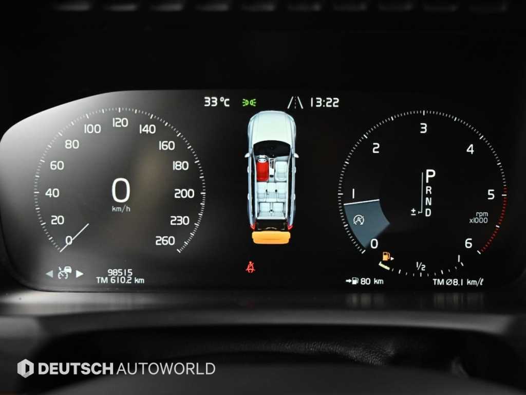 Volvo XC90 — photo 09