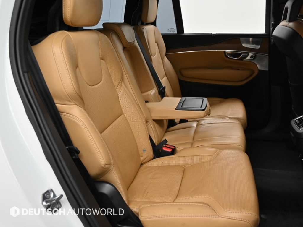 Volvo XC90 — photo 13