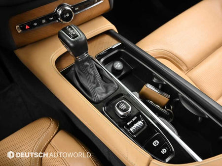 Volvo XC90 — photo 18