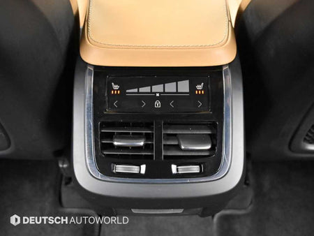 Volvo XC90 — photo 19