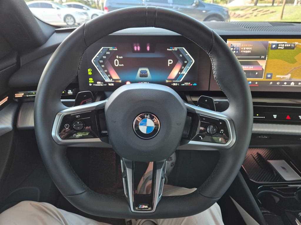 BMW 5-Series — photo 10