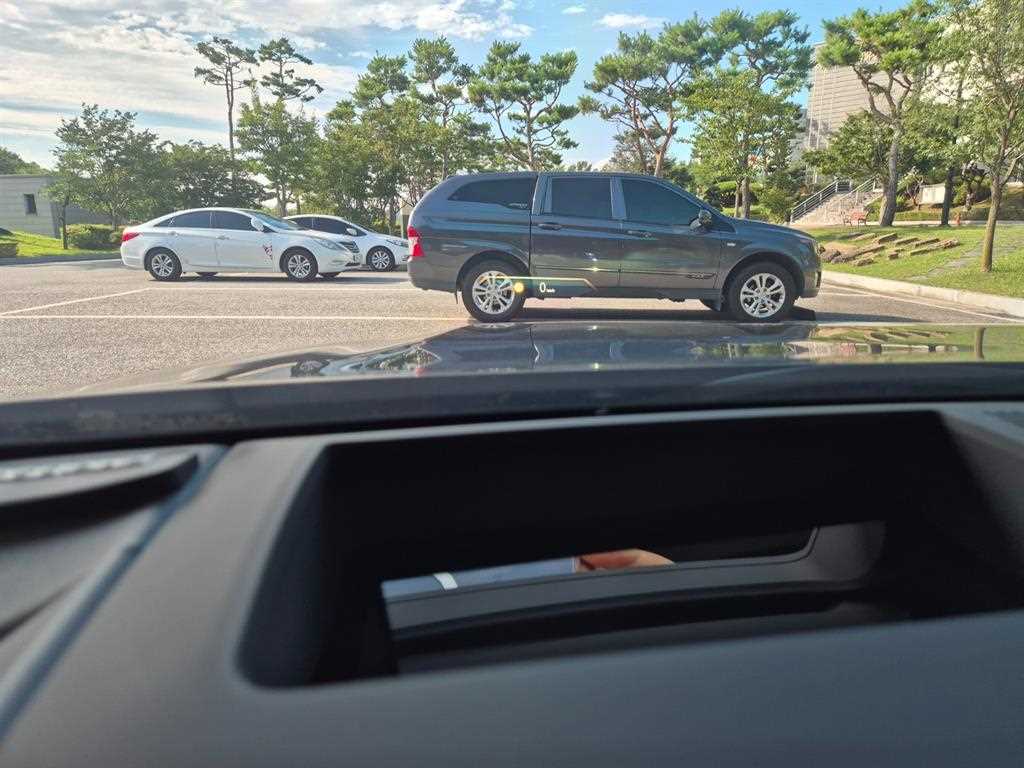 BMW 5-Series — photo 19