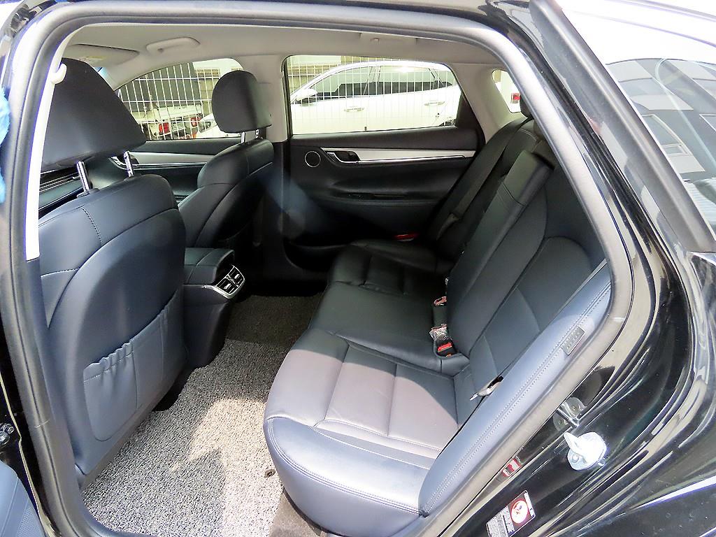 Hyundai Grandeur — photo 06