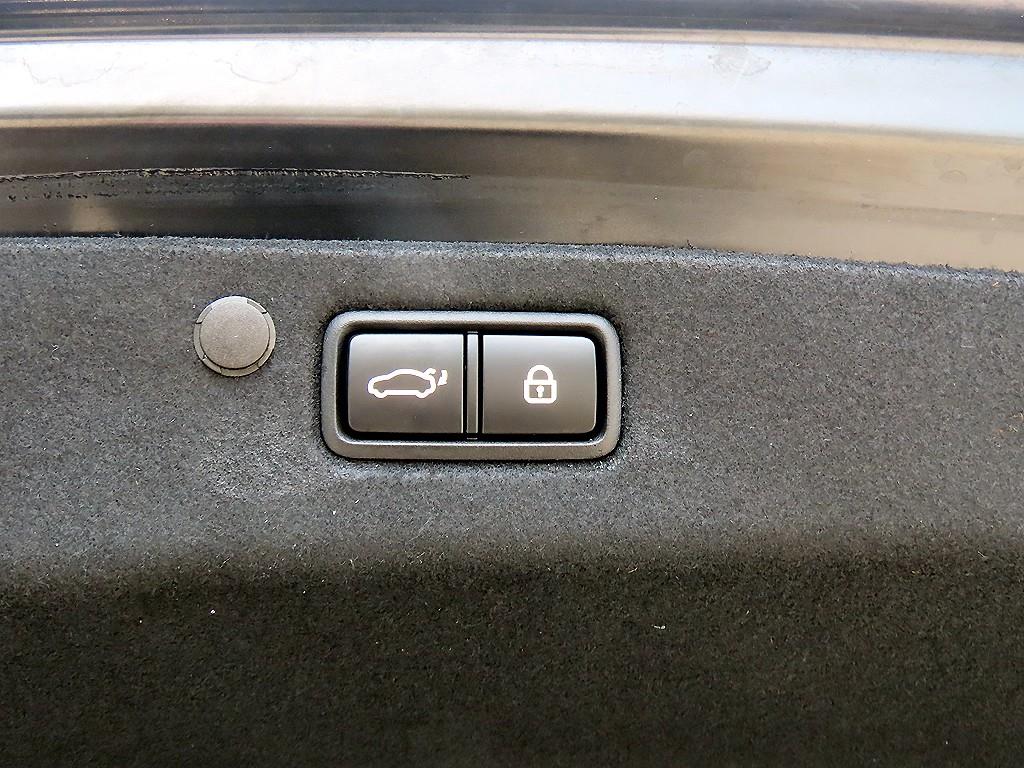 Hyundai Grandeur — photo 16