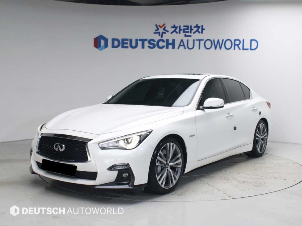 Infiniti Q50 — photo 01