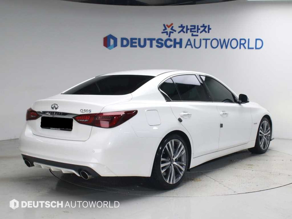 Infiniti Q50 — photo 02