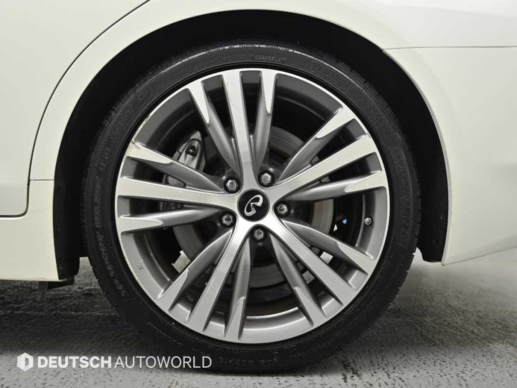 Infiniti Q50 — photo 05