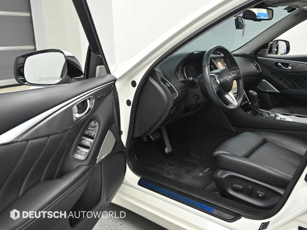 Infiniti Q50 — photo 11