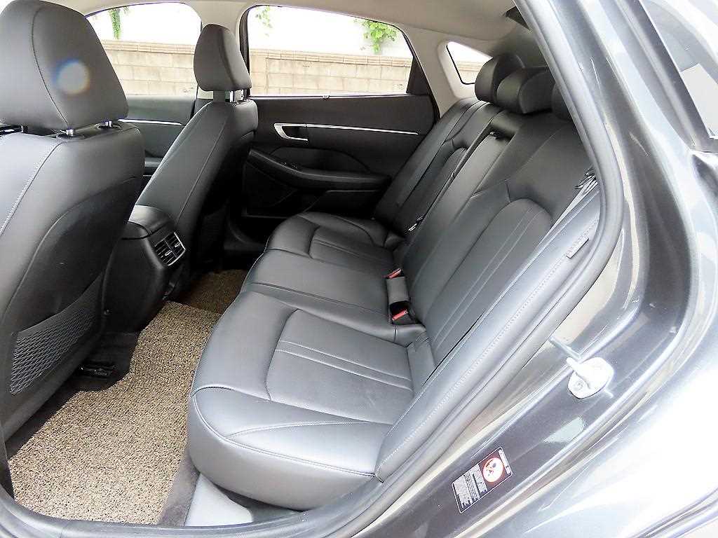 Hyundai Sonata — photo 06