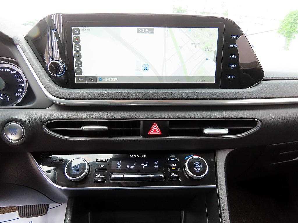 Hyundai Sonata — photo 13