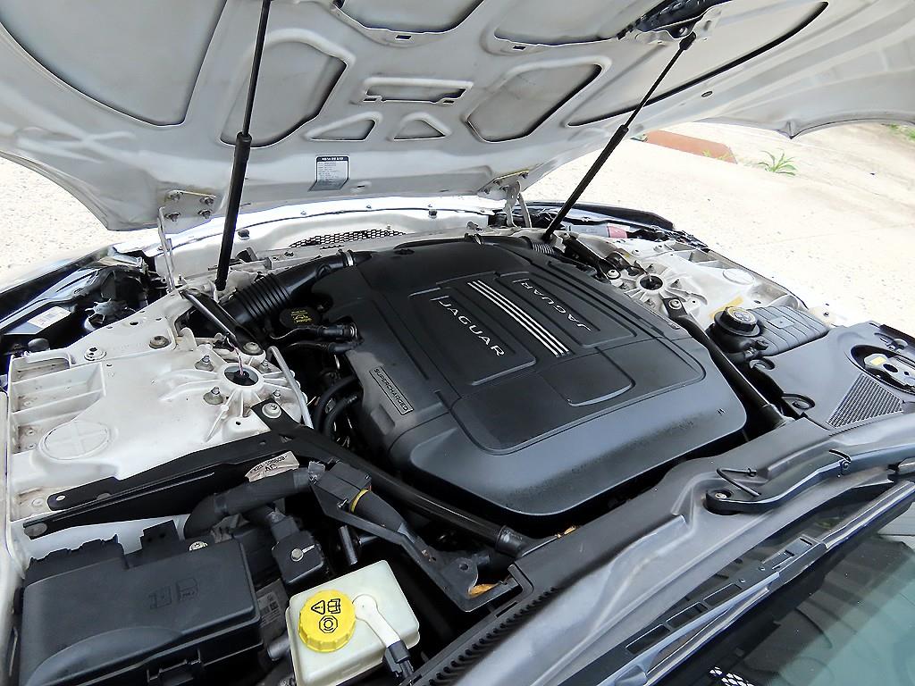 Jaguar F-TYPE — photo 18