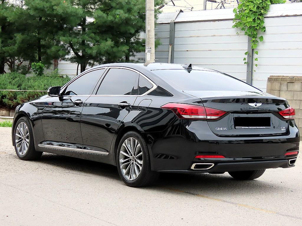 Hyundai Genesis — photo 03