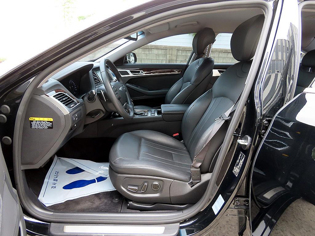 Hyundai Genesis — photo 05