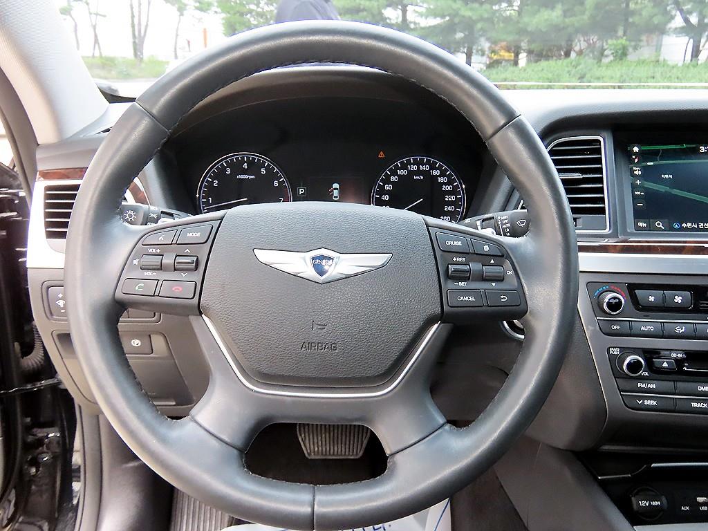 Hyundai Genesis — photo 08