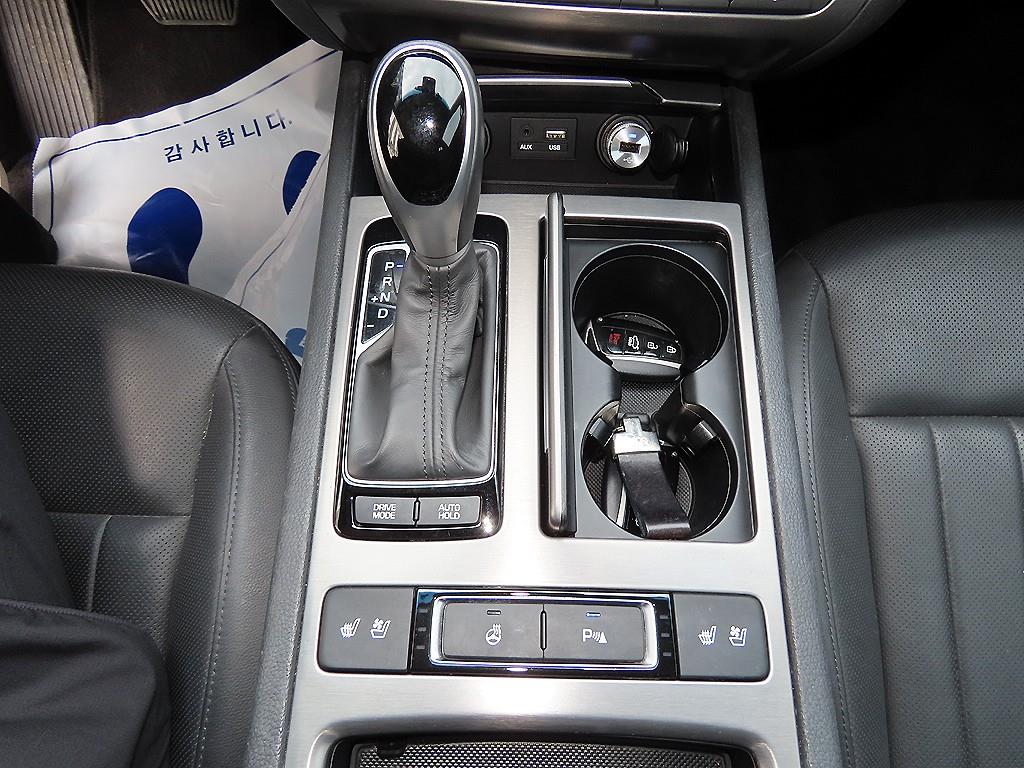 Hyundai Genesis — photo 10