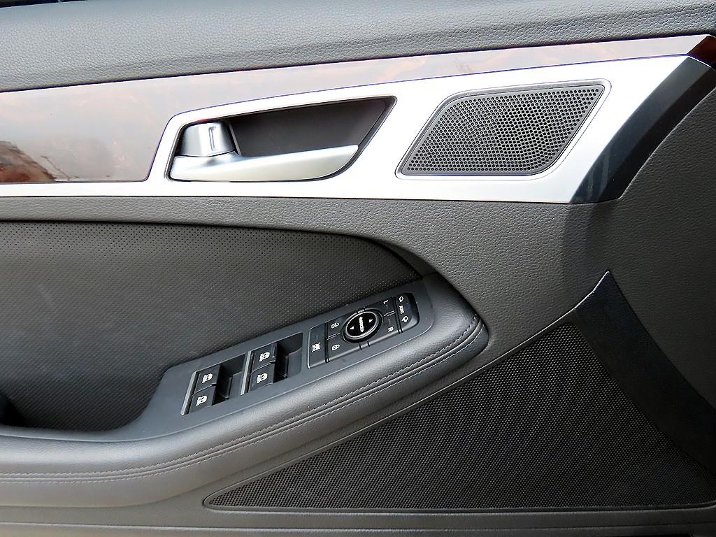 Hyundai Genesis — photo 11